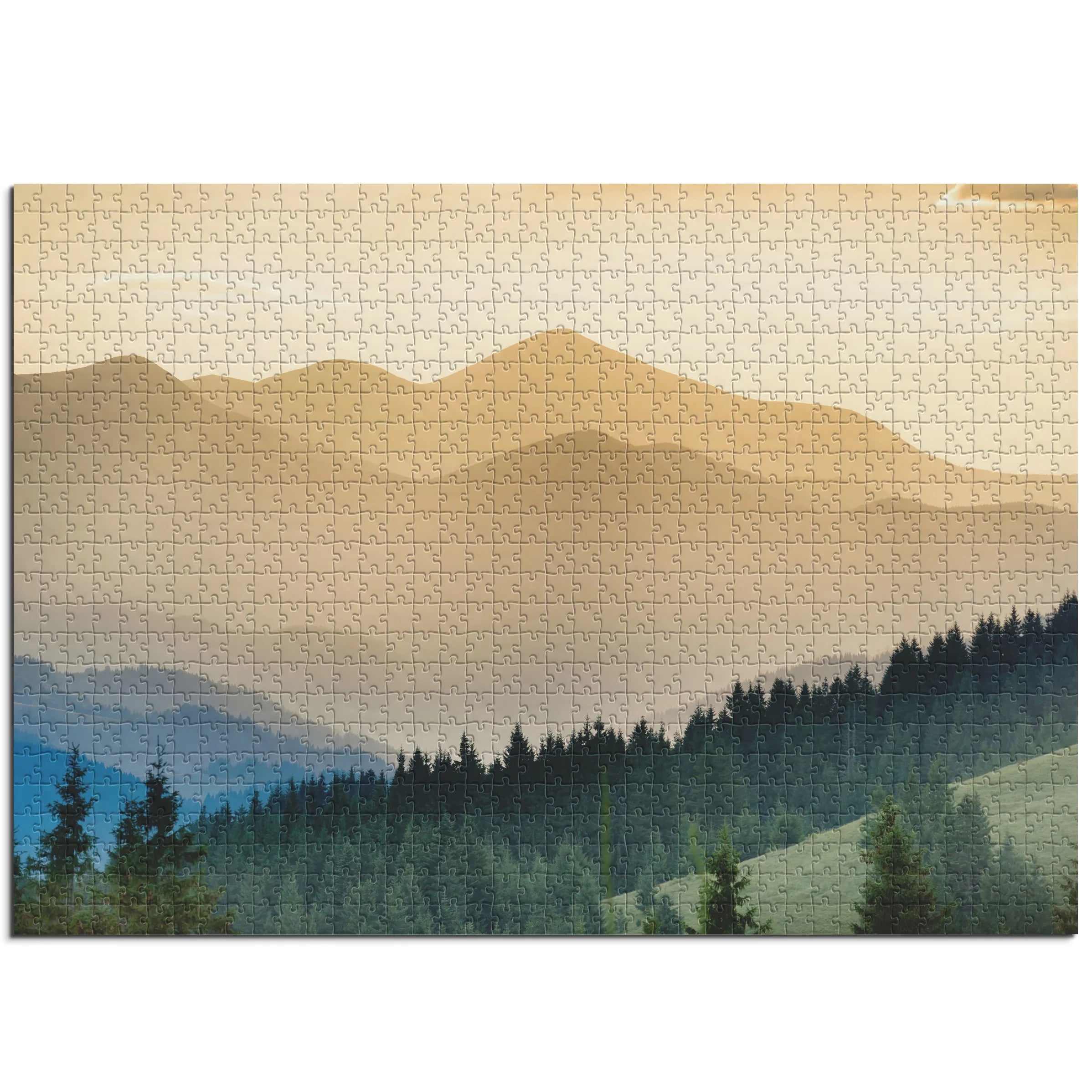 Silhouettes de montagnes brumeuses