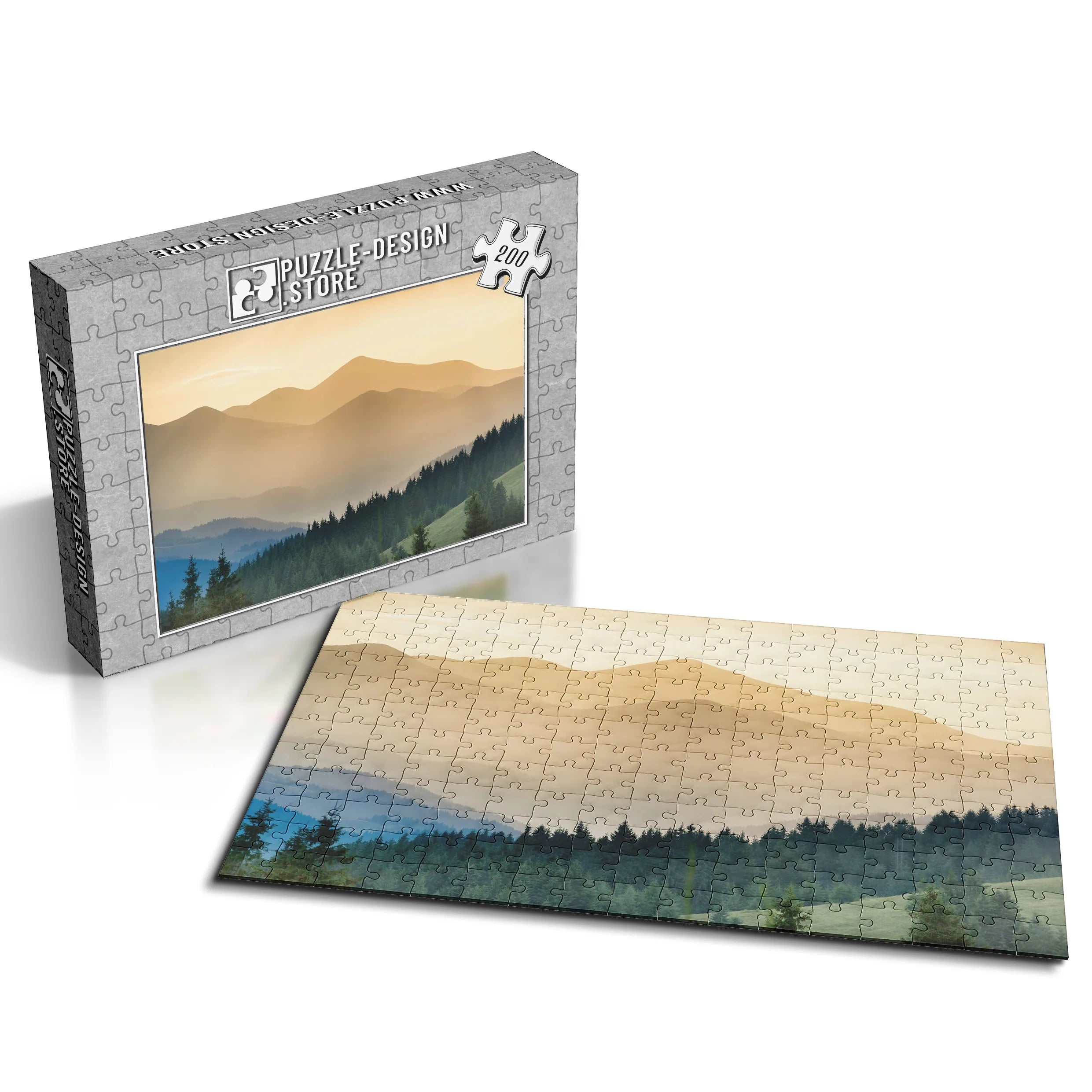 Neblige Bergsilhouetten