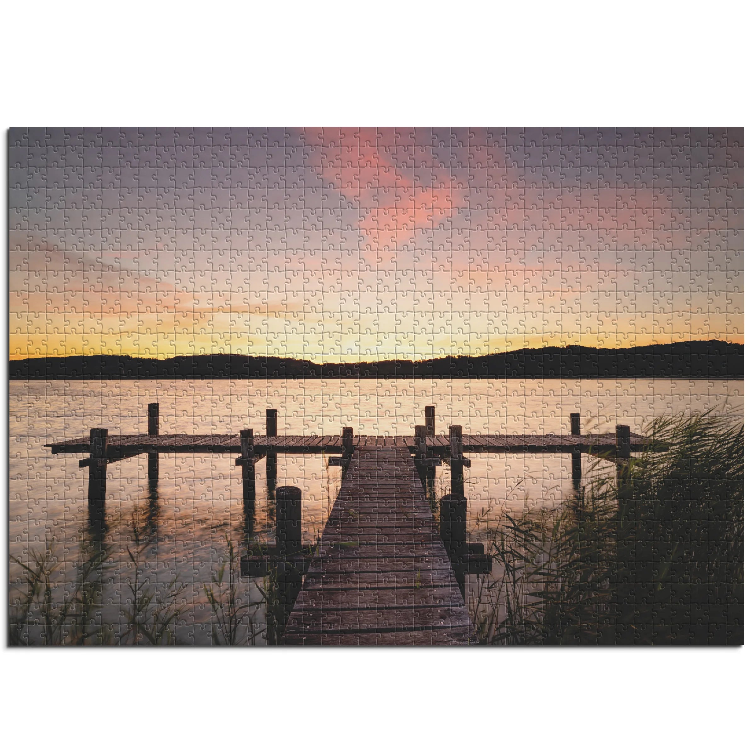 Steg im Sonnenaufgang