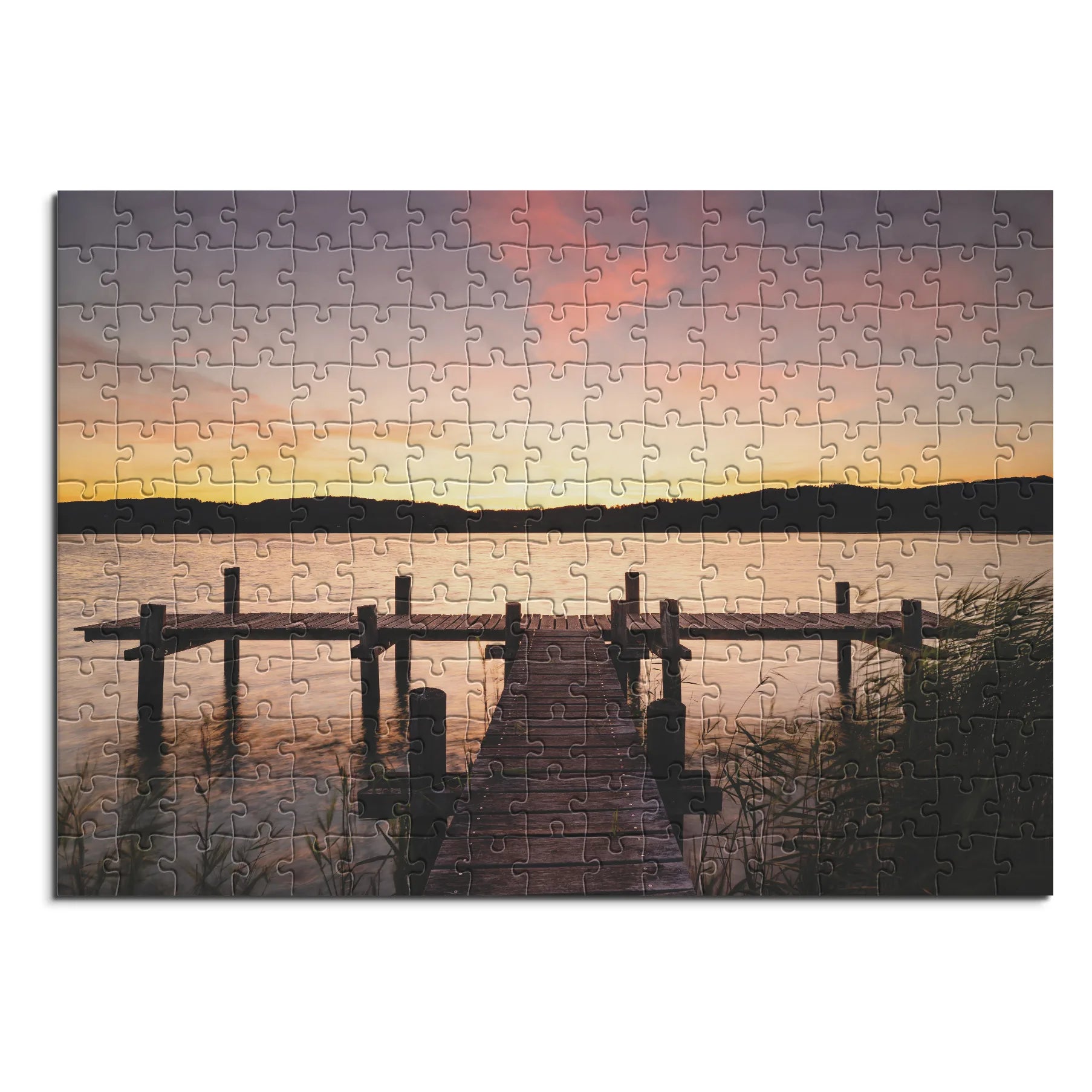Steg im Sonnenaufgang