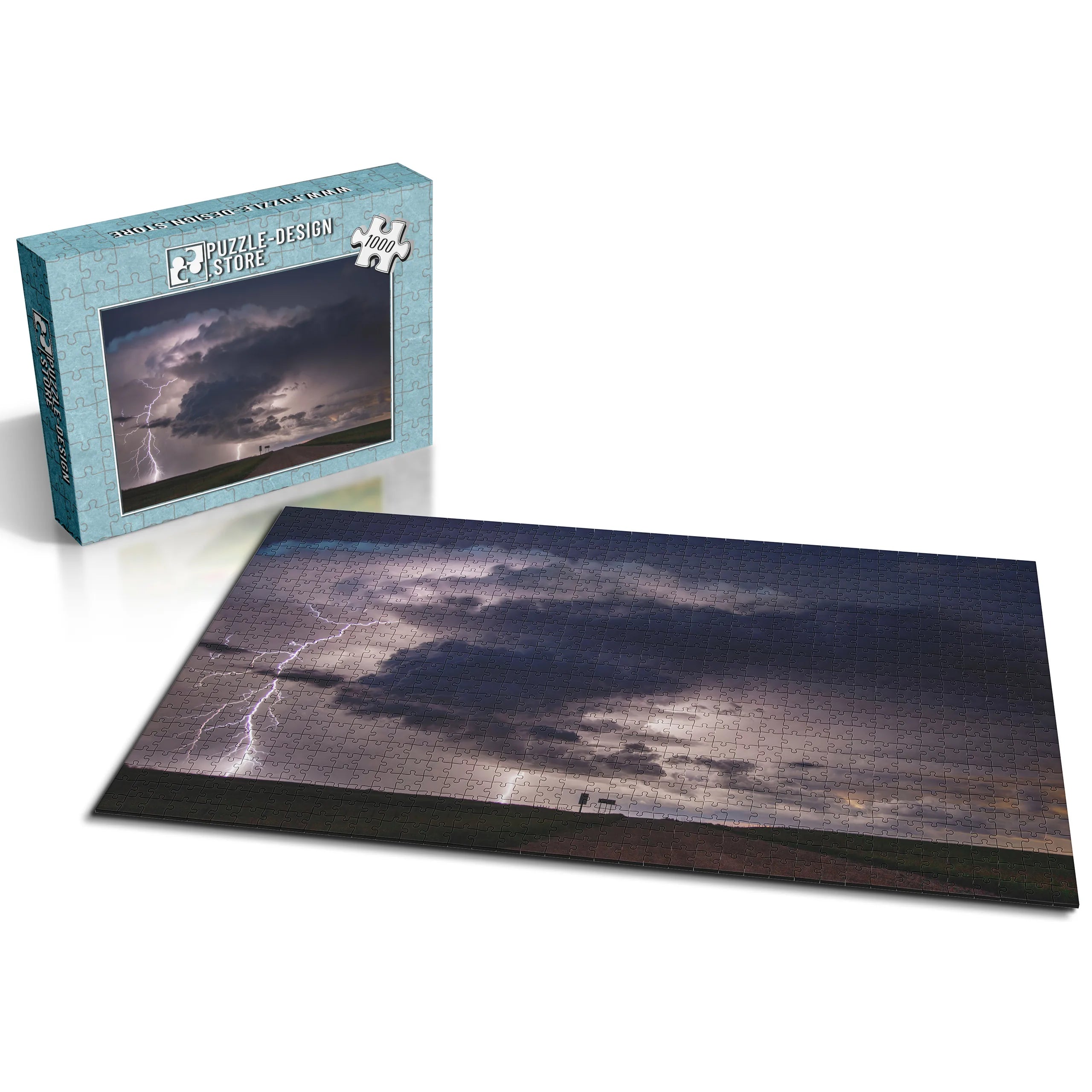 Blitzgewitter über Landschaft