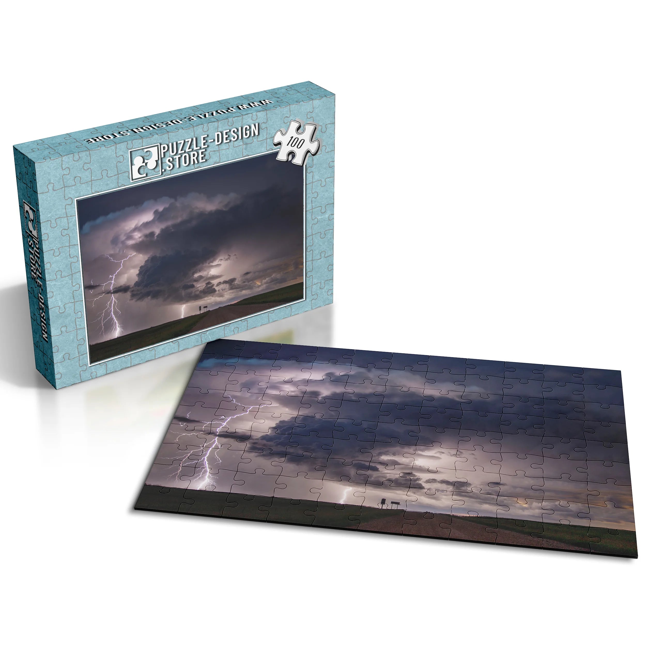 Blitzgewitter über Landschaft