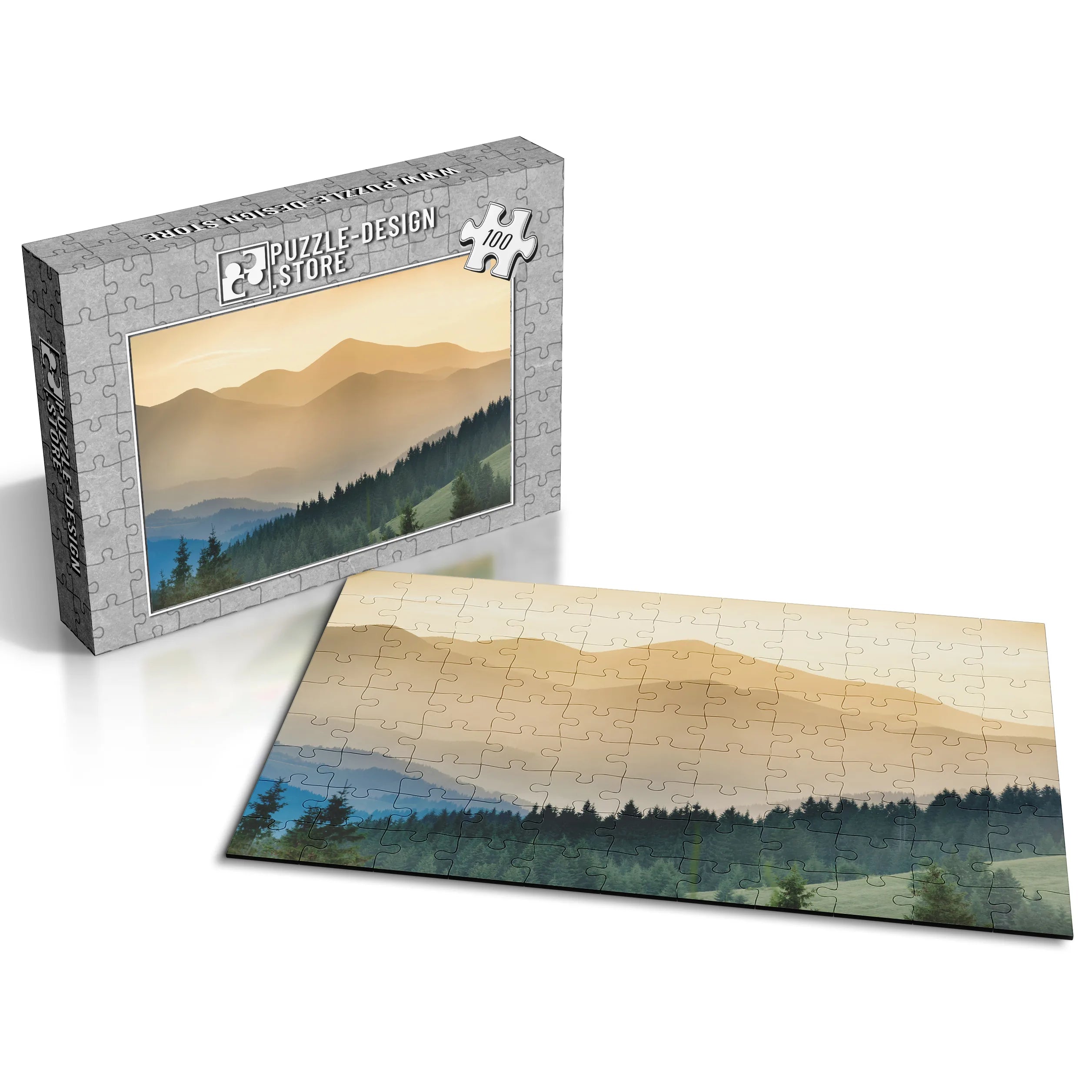 Neblige Bergsilhouetten