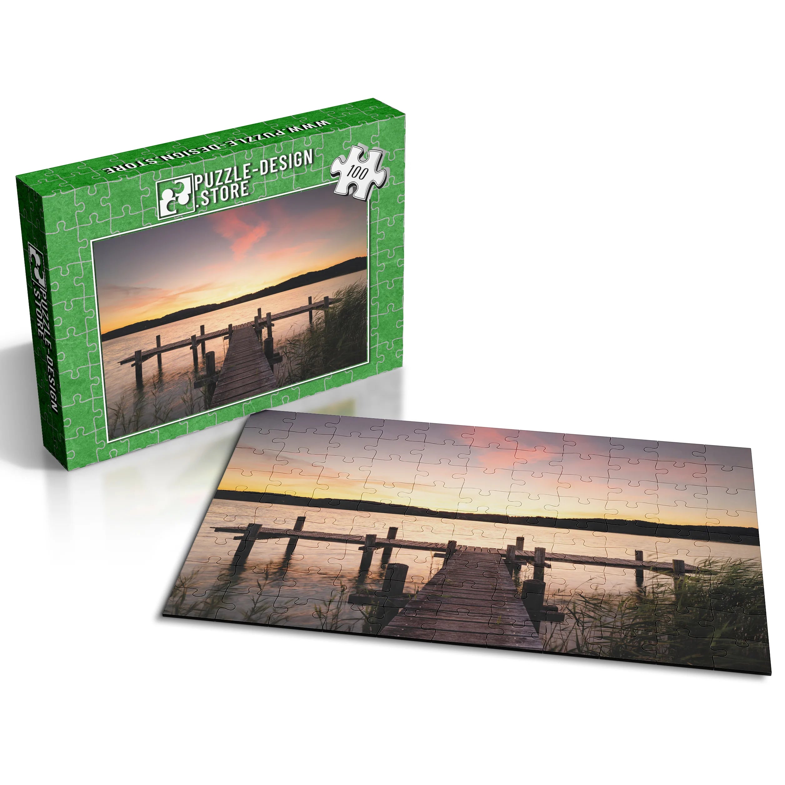 Steg im Sonnenaufgang