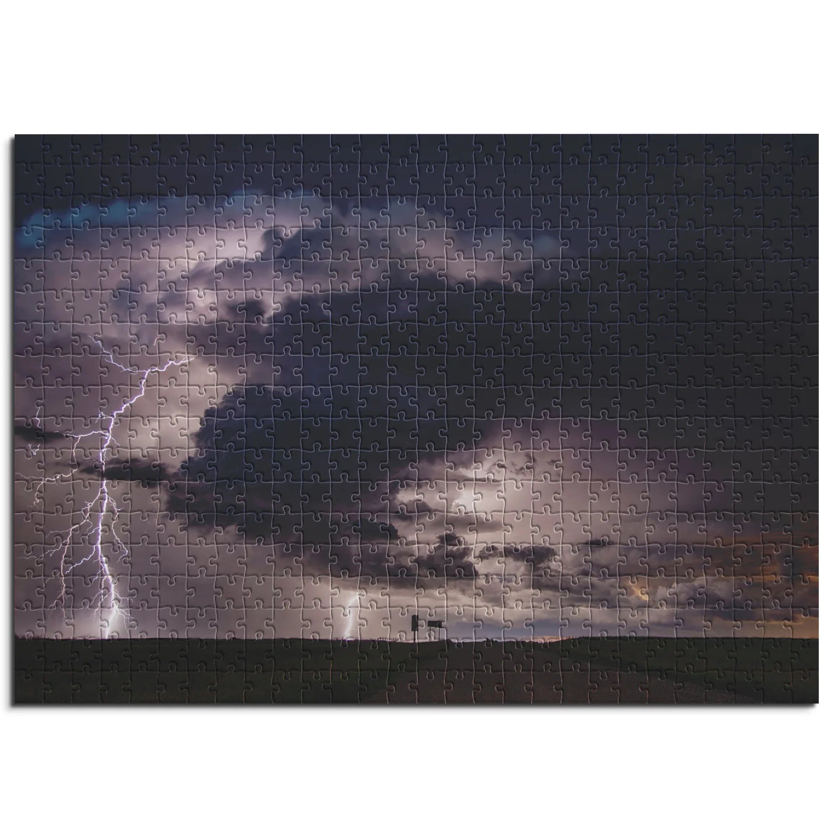 Blitzgewitter über Landschaft