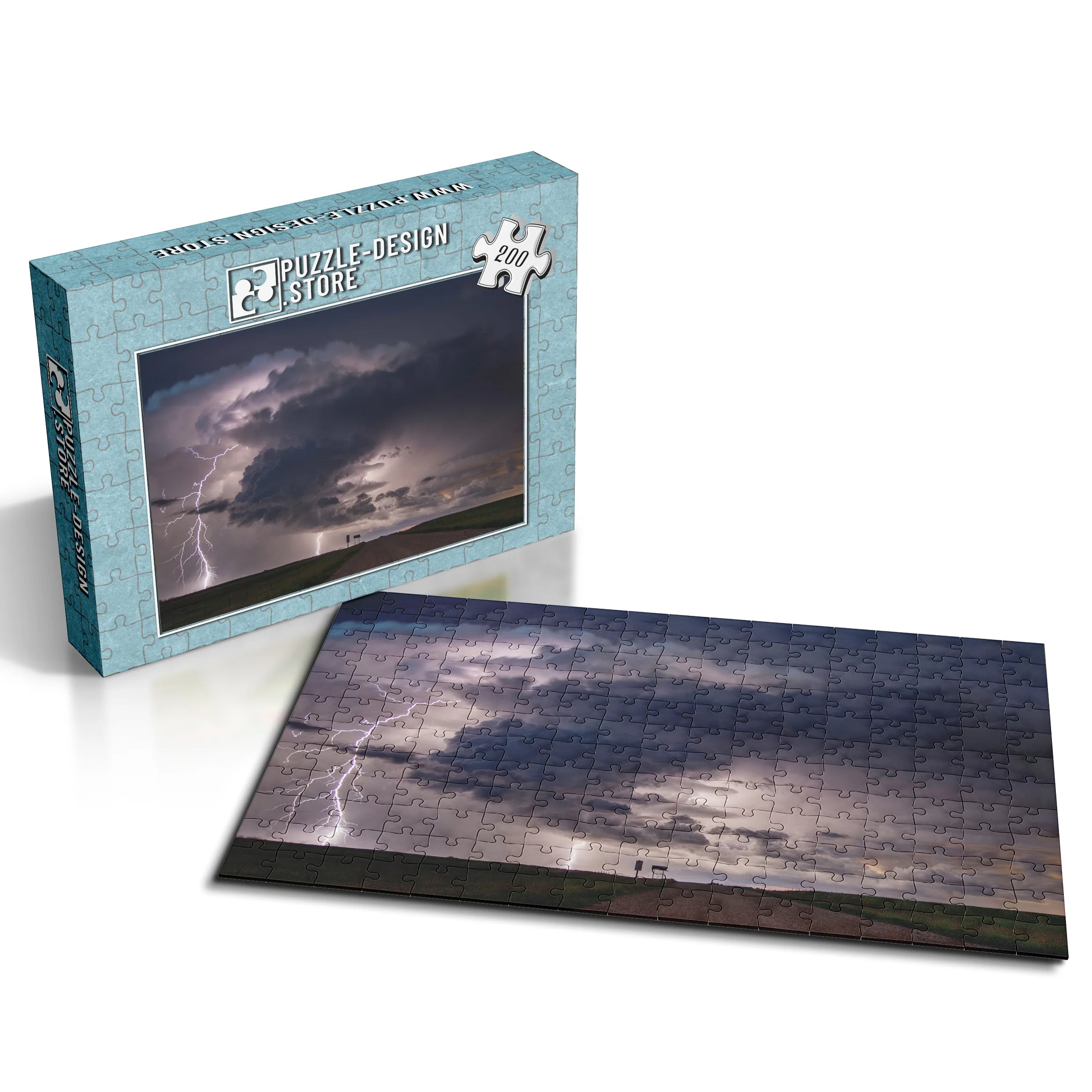 Blitzgewitter über Landschaft