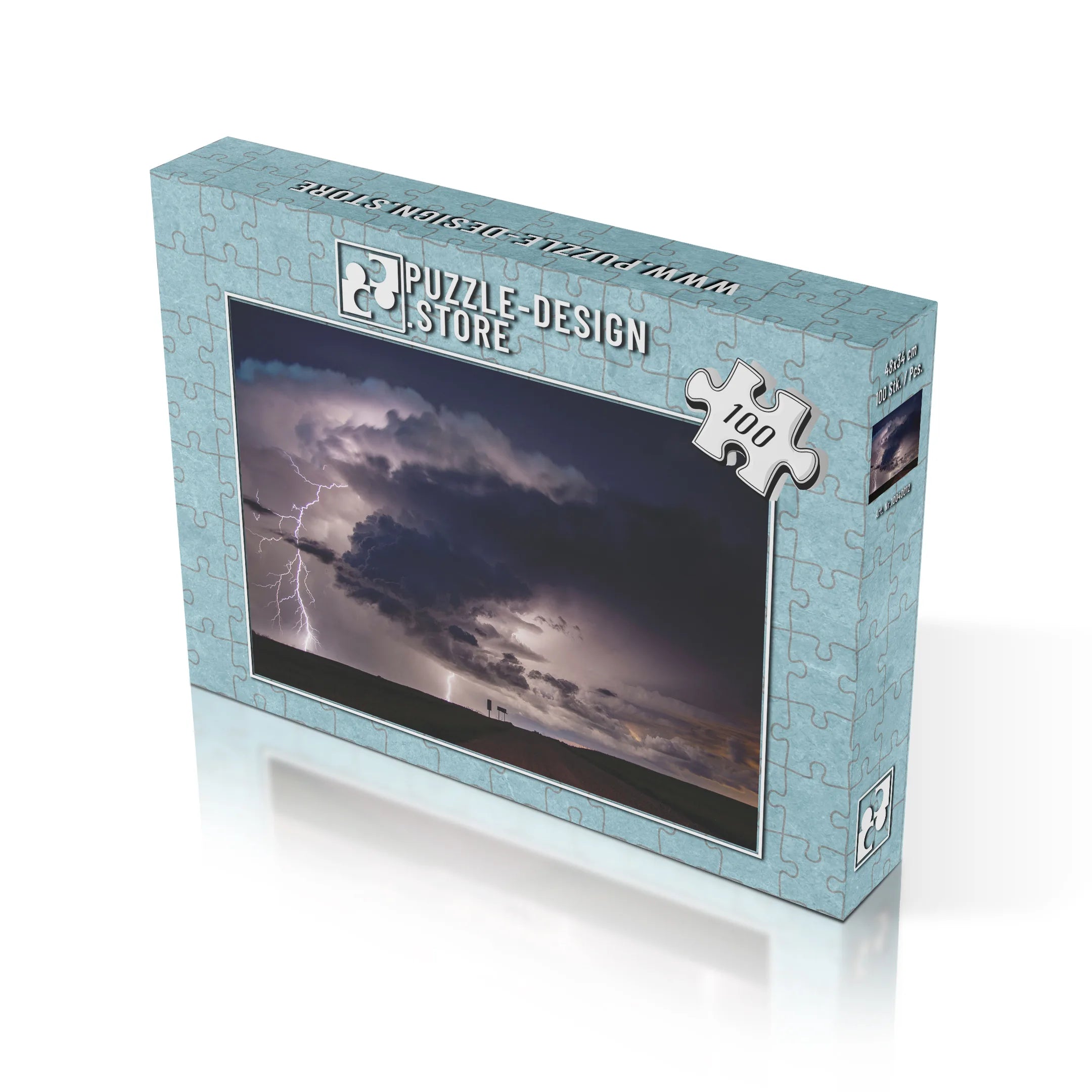 Blitzgewitter über Landschaft